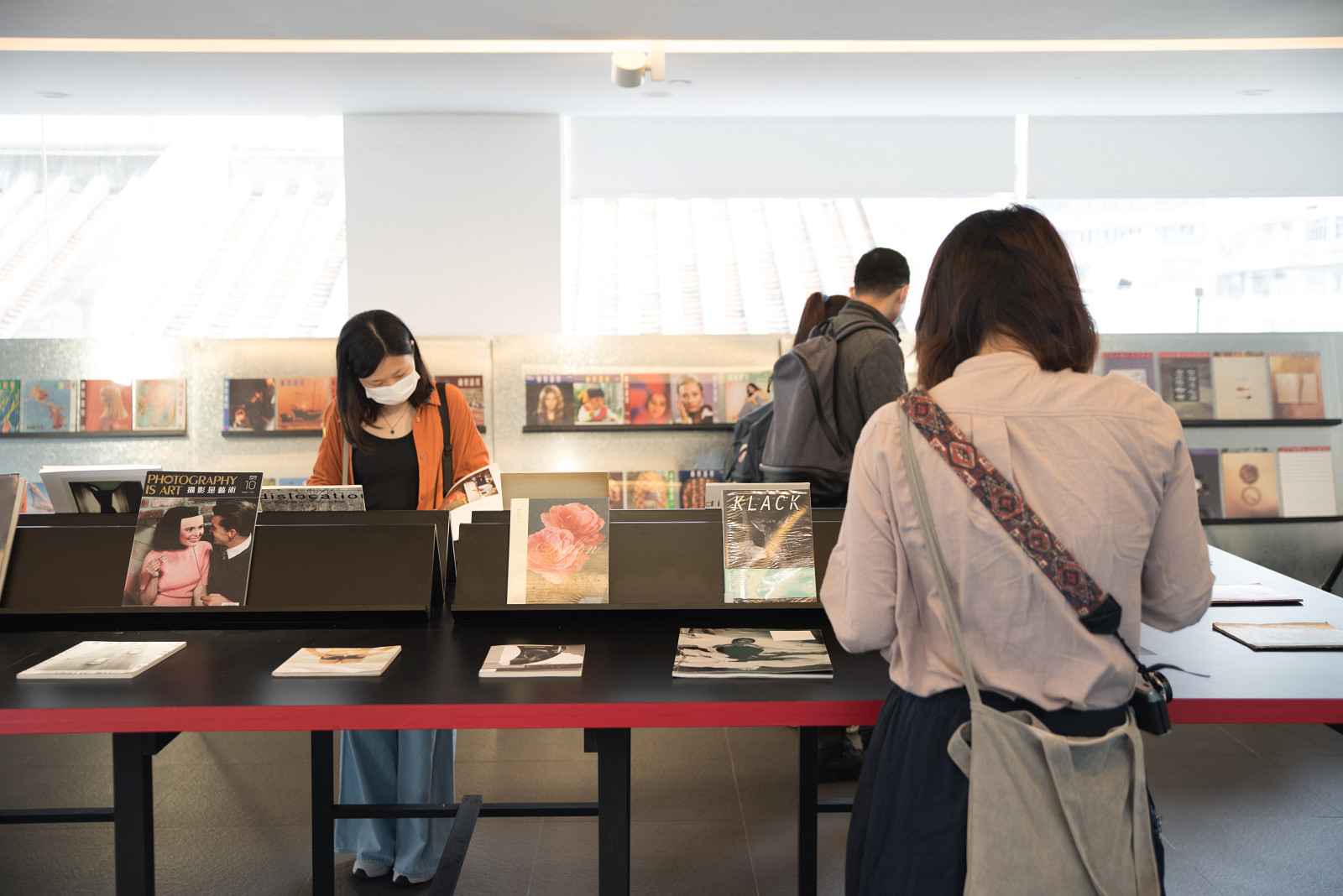 Unfolding Hong Kong: Photobooks collection from Lumenvisum