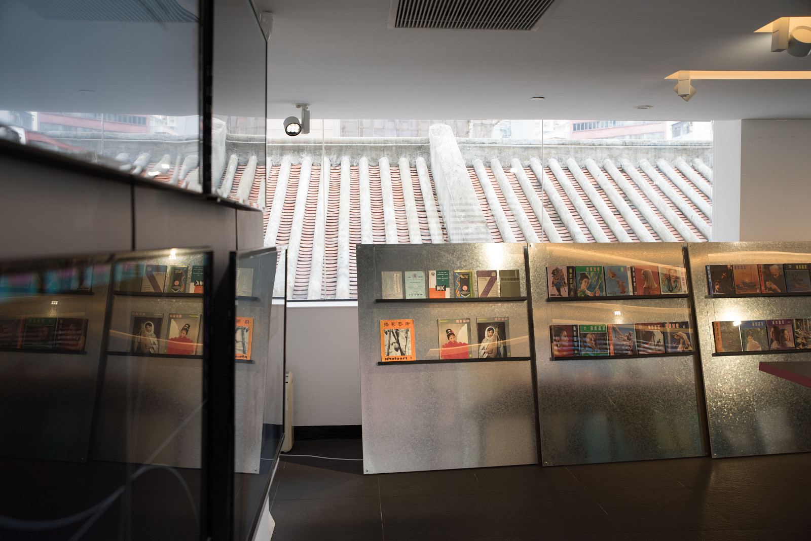 Unfolding Hong Kong: Photobooks collection from Lumenvisum
